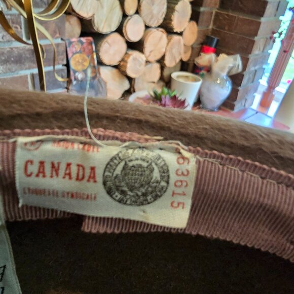 Lucille - Vintage Brown Felt Hat with Feathers & a Bow - Picture 10 of 11